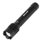 Linterna LED con zoom multiusos de 1700 lúmenes.